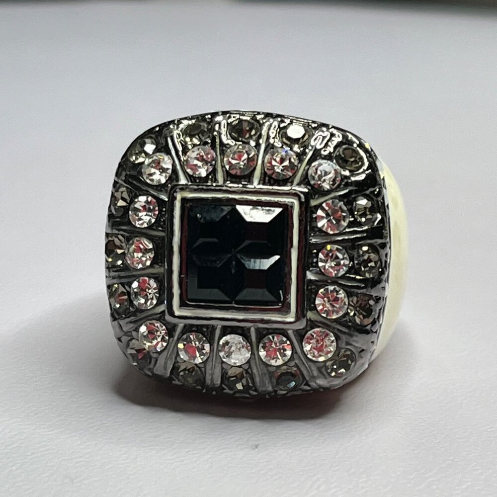 Vintage-Inspired Silver & Black Gemstone Statement Ring Clear Accents size 6.5